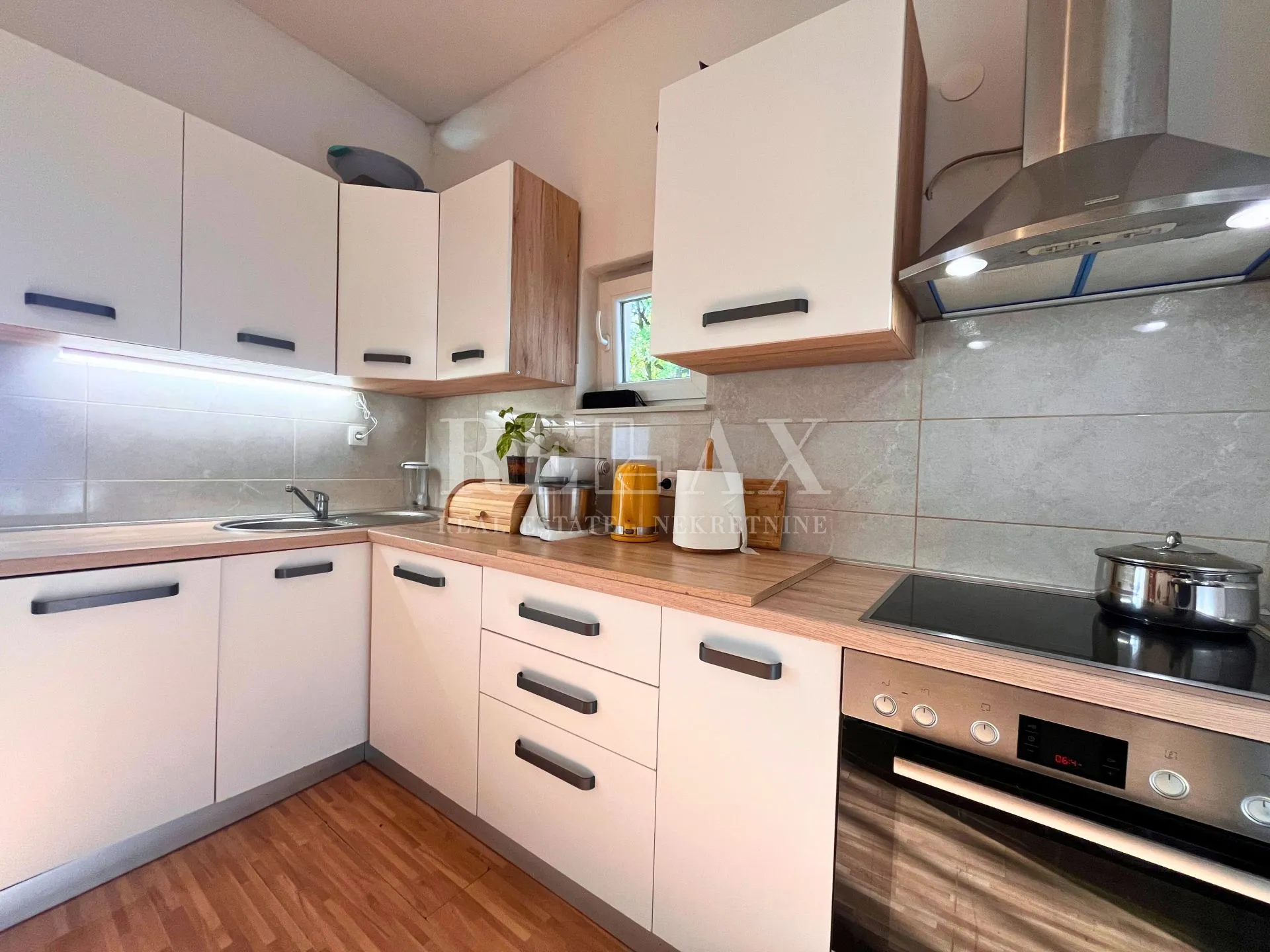 Rijeka, Sroki - dvosobni stan sa ostavom - cover