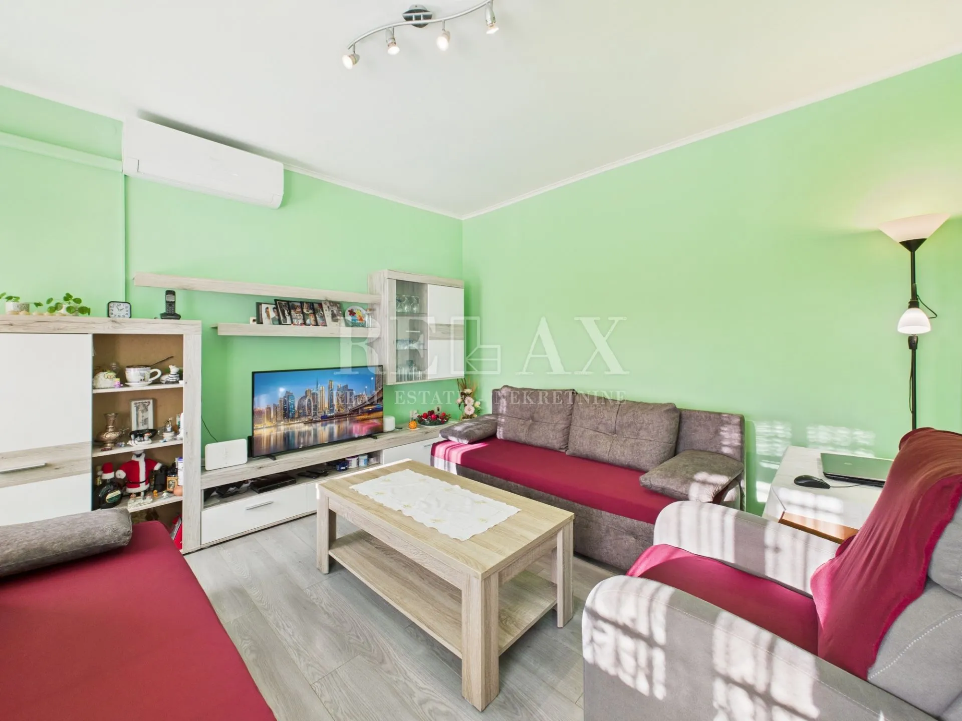 Kukuljanovo - kuća, starina i ruševina s velikom okućnicom - cover