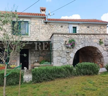 Dobrinj - adaptirana kamena vila, bazen - cover