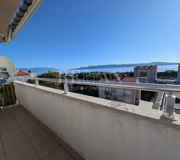 Novi Vinodolski - stan u centru s pogledom na more - cover