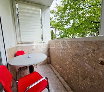 Kraljevica - SNIŽENO ! prostrana garsonijera 50 m od plaže - cover