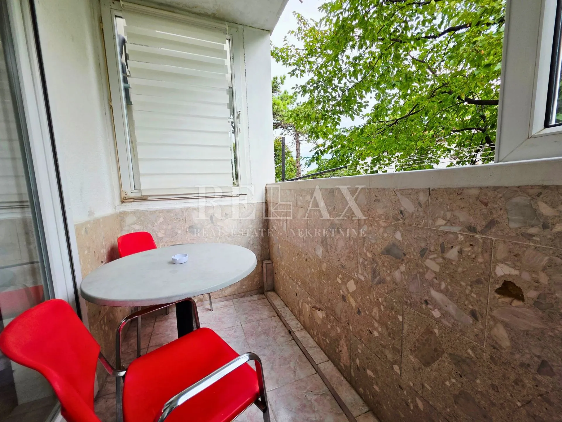 Kraljevica - SNIŽENO ! prostrana garsonijera 50 m od plaže - cover