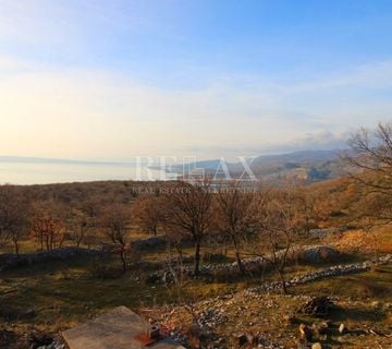 KLENOVICA, POLJICE- Poljoprivredno zemljište 6643 m2 sa dvije ruševine i pogledom - cover