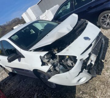 Renault Clio 1,5 dCi - cover