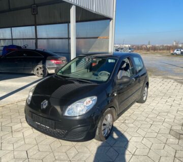 Renault Twingo 1,2 16V  VELIKA RASPRODAJA - PREKO 200 VOZILA - cover