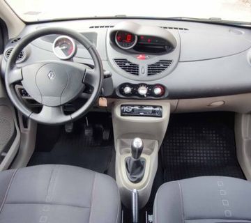 Renault Twingo 1,5 dCi DINAMIQUE, SERVISNA, IZVRSTAN - cover