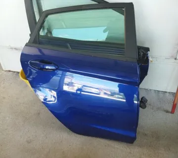 FORD FIESTA VII 2017 ZADNJA VRATA - cover