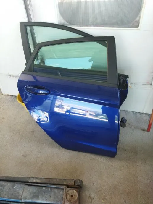 FORD FIESTA VII 2017 ZADNJA VRATA - cover