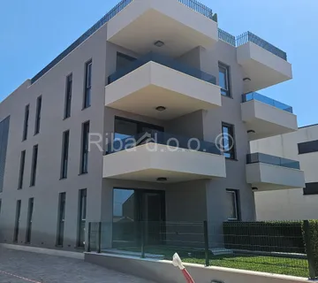 Zadar, Diklo, stan u novogradnji u prizemlju - cover