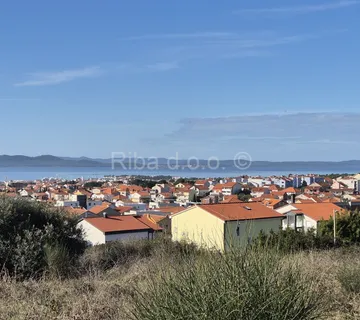 Atraktivno zemljište za izgradnju s prekrasnim pogledom - cover