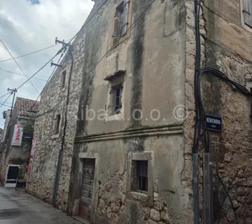 Stara kamena kuća u centru Murtera - prilika! - cover
