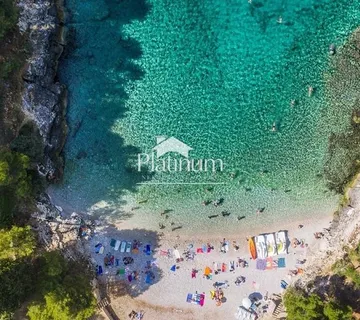 Istra, Pula, dva stana u Austrougarskoj vili za adaptaciju (prodaja) - cover