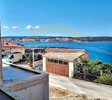 Dvosoban stan u prizemlju stambene vile sa vlastitom okućnicom - Trogir - cover