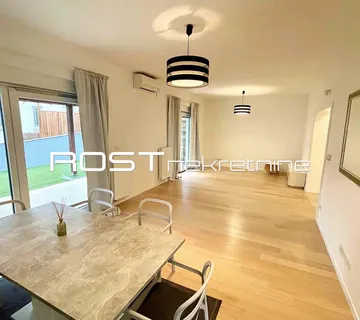 MAKSIMIR - Srebrnjak - 200 m2, 5-sobni+ TERASA+ GARAŽA + PARKING - lux - Zagreb
