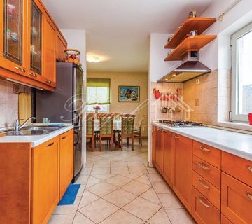 APARTMAN KOSTRENA - cover