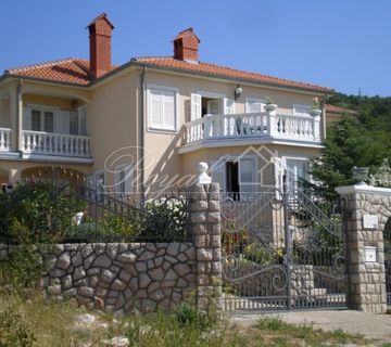 SELCE, PREKRASNA VILA SA POGLEDOM NA MORE 700.000,00 EUR - cover