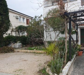 Otok Krk, kuća sa apartmanima, 392.000€ - cover