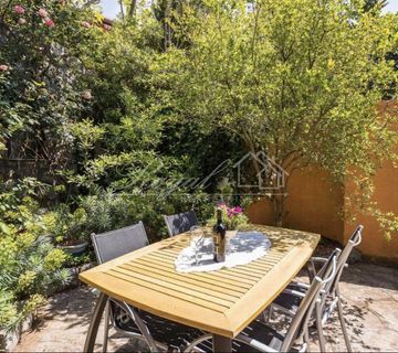 Smokvica, vila prvi red do mora - cover