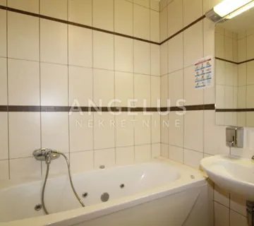 Zagreb - Trešnjevka Stan u prizemlju sa 4 Park. mjesta - cover