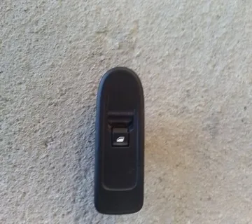 Citroen C3 desni prekidac stakla 2016 god - cover