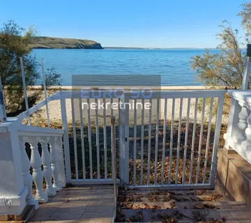 Rtina- Velika Kuća S 12 Apartmana, 1.red Do Mora I Prekrasne Plaže - Rtina, Ražanac