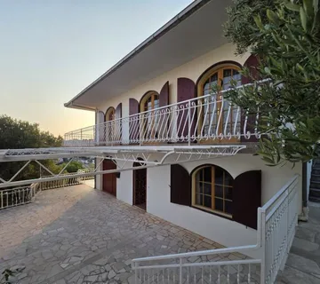 Okrug Gornji, Francusko mediteranska vila, 220 m2, pogled na more - cover