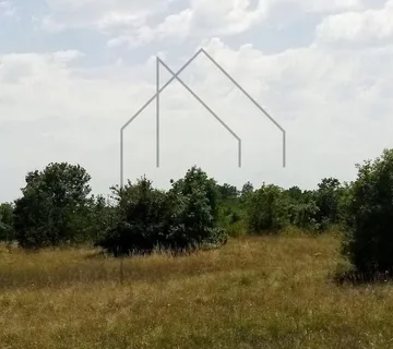 Labin, kompleks građevinskog i poljoprivrednog zemljišta 8180 m² - cover