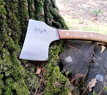 Lovačka sjekirica - cover