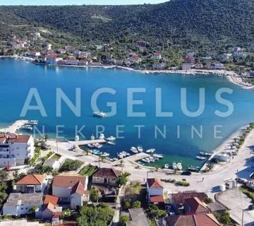 Marina, Vinišće - građevinsko zemljište u blizini plaže, 480 m 2 - cover