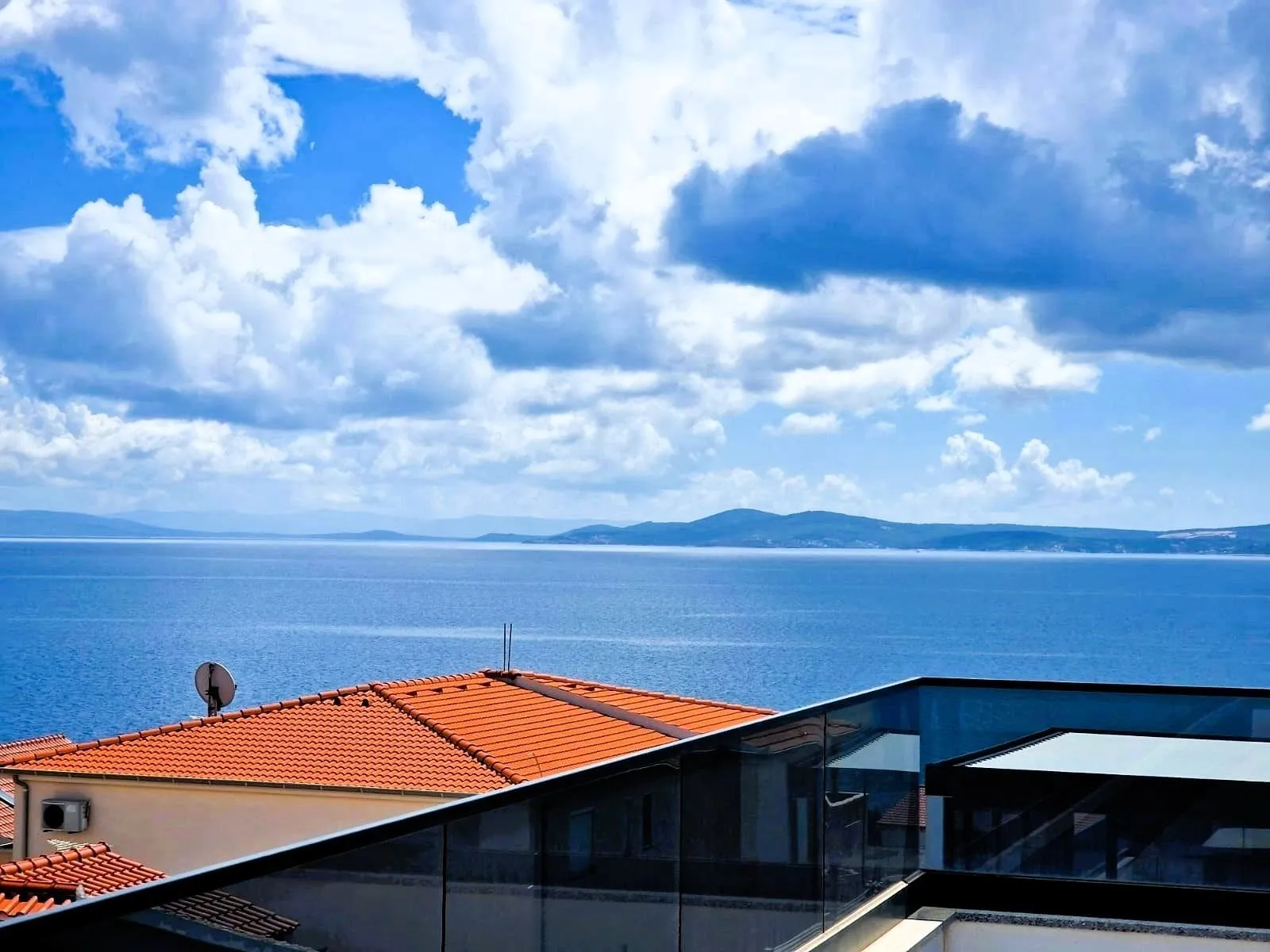 Okrug Gornji, luksuzan penthouse s pogledom na more, 202.15 m2! - cover