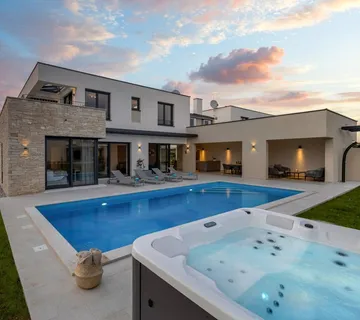 Villa Chiara - cover
