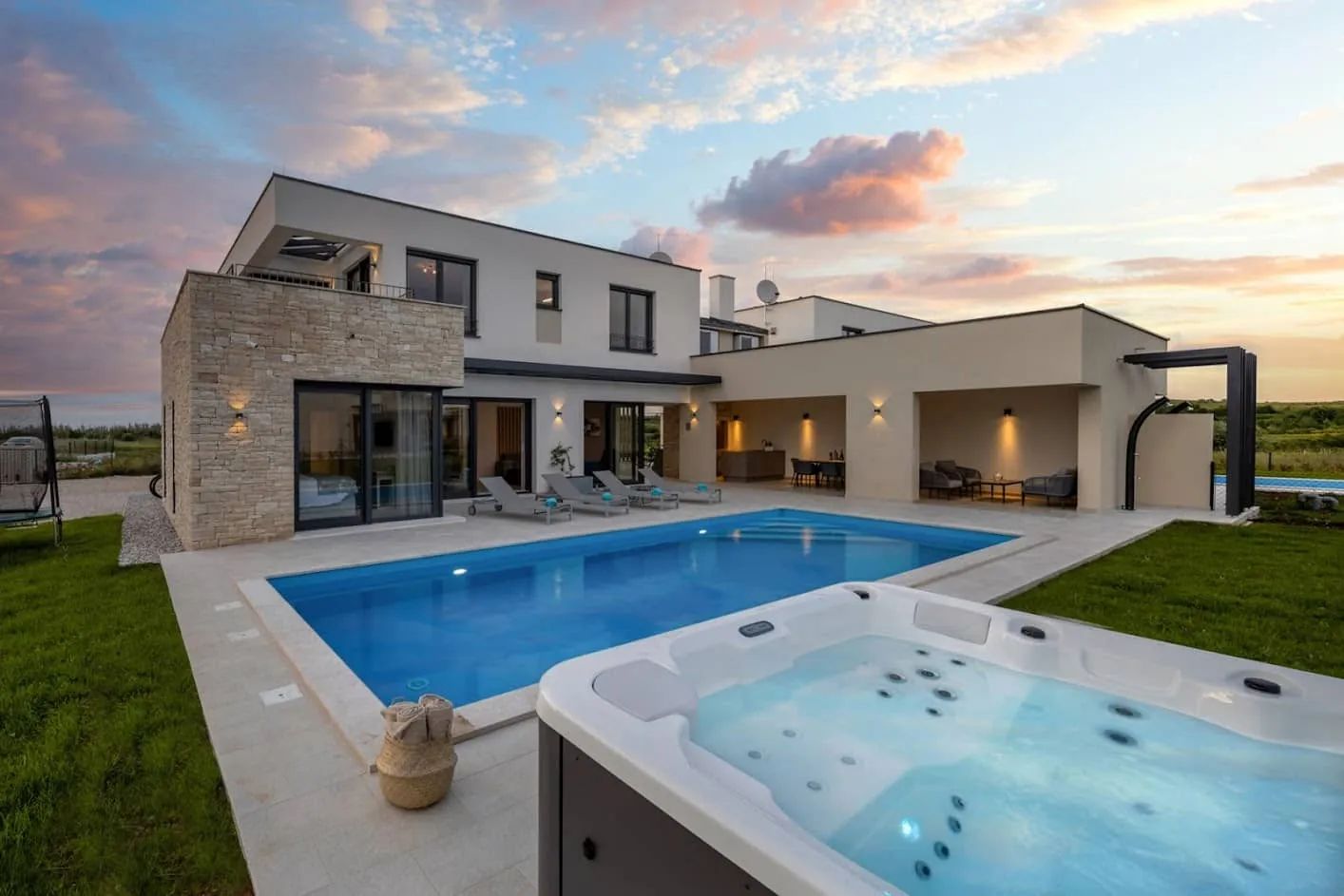 Villa Chiara - cover