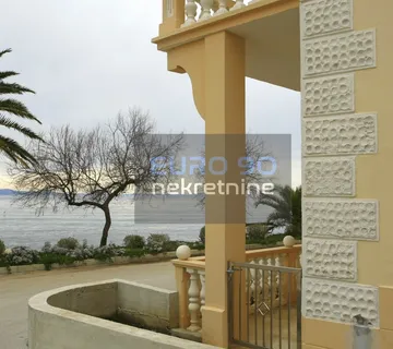 PETRČANE-KUĆA KATNICA 1. RED DO MORA, IZUZETNA LOKACIJA !!! - cover