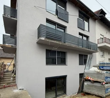 NA PRODAJU CIJELA ADAPTIRANA ZGRADA - 4 ODVOJENA STANA  - cover