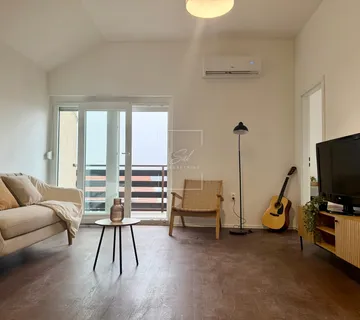 Maksimir/Bukovac, 78m2, open space, 4-sobni, NOVOADAPTIRAN, lođa, pogled - cover