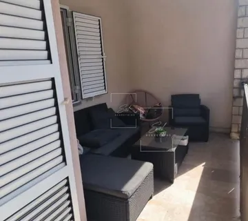Ştan u Splitu, prodaja, 128 m2 + parking - cover