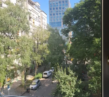 Trnje, novoadaptiran, 60m2, 3-sobni, 2 balkona + 2 spremišta - cover