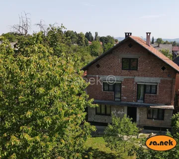 Obiteljska kuća u Podvrhu - cover