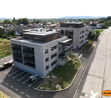 Luksuzni četverosobni penthouse- novogradnja - cover