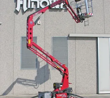 SAMOHODNA PLATFORMA HINOWA GoldLift 1470 NA GUMENIM GUSJENICAMA - Bestovje, Sveta Nedelja