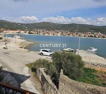 Samostojeća kuća s 2 stana POGLED MORE, 20 m od mora – Vinišće - cover