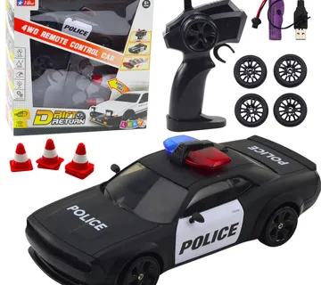 Drift policijski automobil s izmjenjivim kotačima na daljinsko upravljanje - Pribislavec