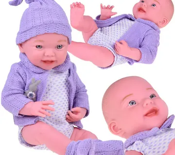 Sretna beba lutka u ljubičastom džemperu i šeširu, 40 cm - Pribislavec