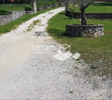 Istra, Kanfanar samostojeća kuća 199m2 s okućnicom 1325m2 - cover