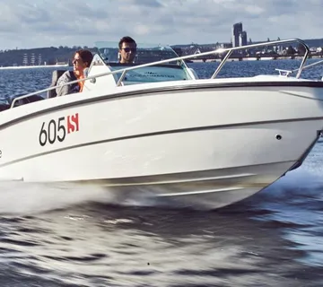 Ocean Master 605S + Suzuki 140 KS (bijela kapa motora) - cover
