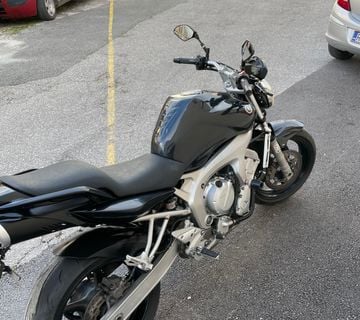 Yamaha FZ6 N - cover