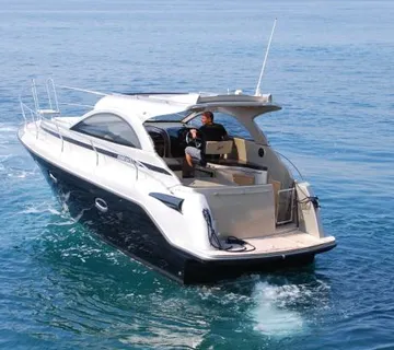 Charter motorne jahte Mirakul 30 - cover