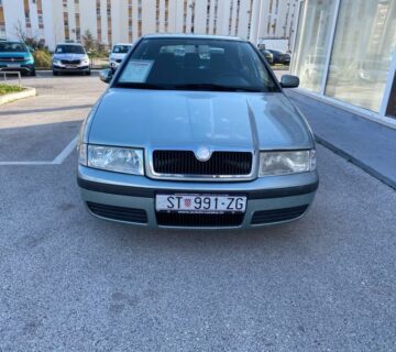 Škoda Octavia 1,6 Classic - cover