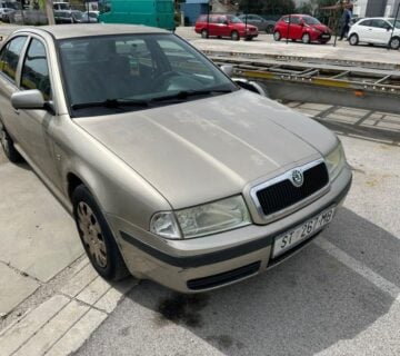 Škoda Octavia 1,9 TDI 04g karambol u voz. stanju prodajem - cover