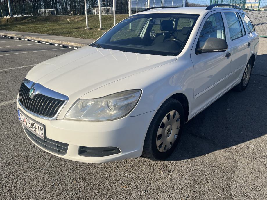 skoda-octavia-combi-1.6-tdi-2011-god-moze-obrocno-placanje